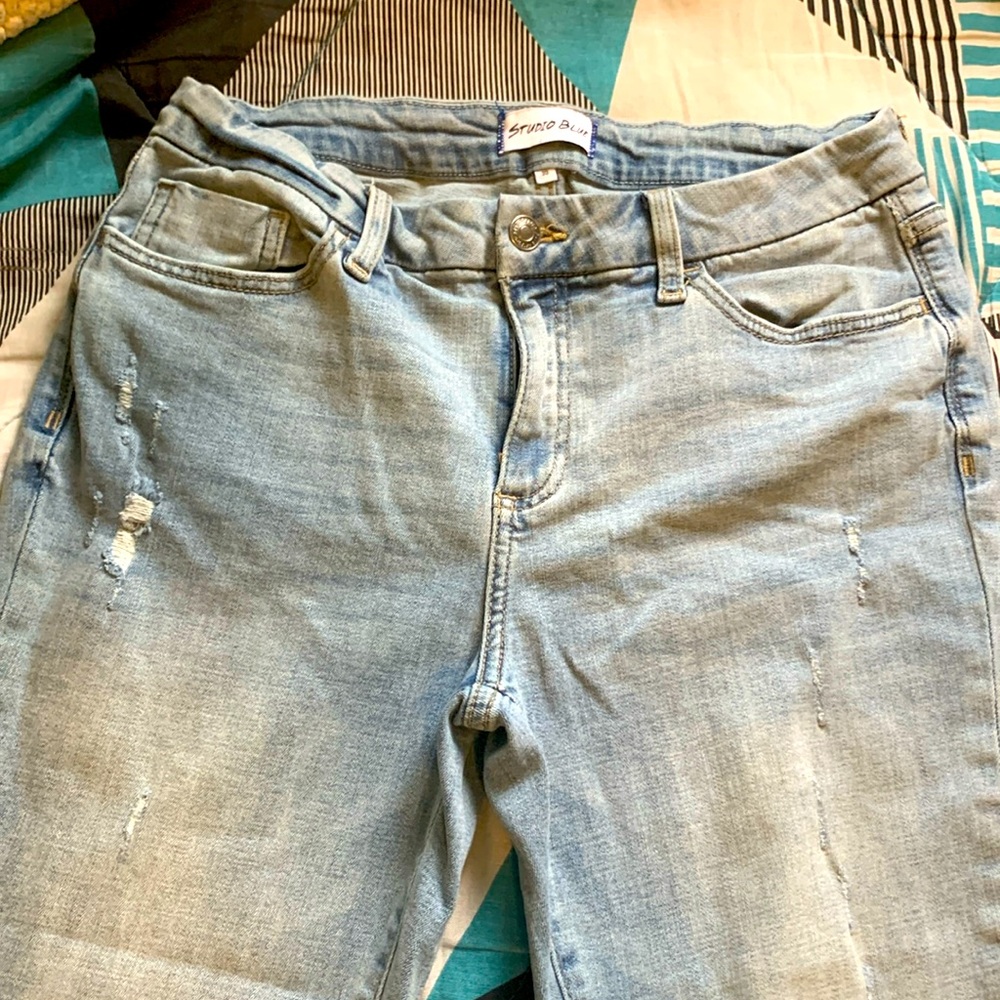 Studio Blue Light colored starch fit jeans